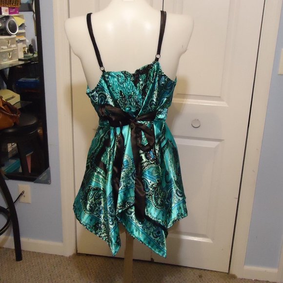 Satin Top 1X - Picture 3 of 13